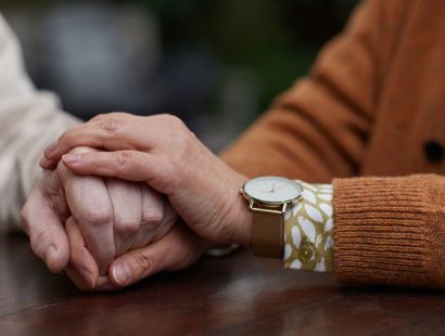 A couple holding hands. The end game: gifting when time is running out 